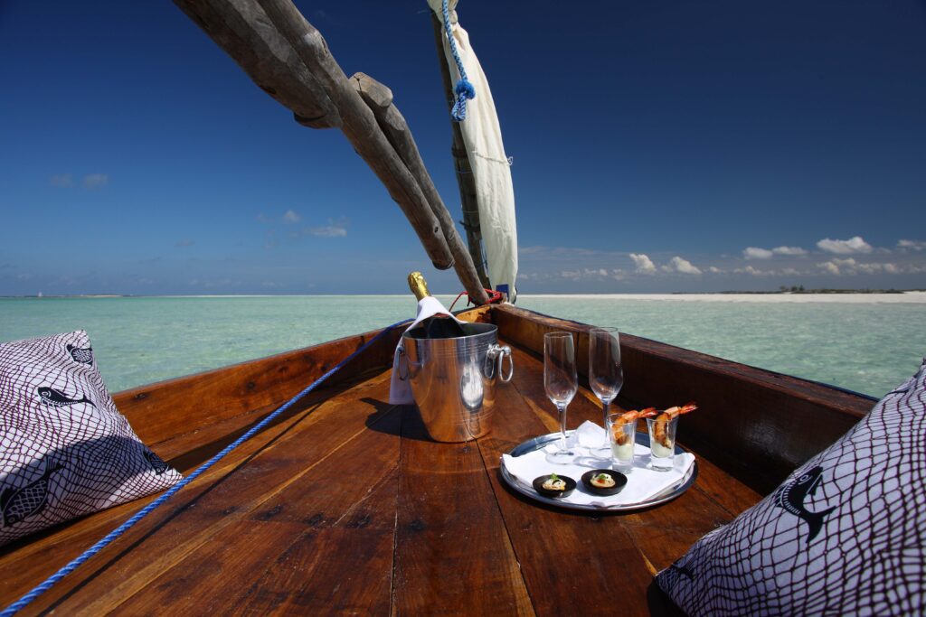 GIN-OTA-Mozambique-dhow champagne